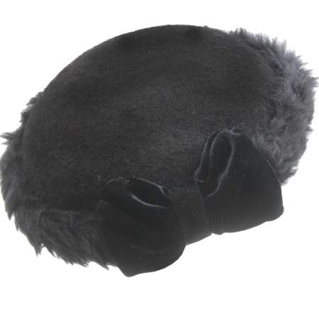 Schwarzer kleiner Hut aus Wolle